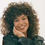 IZZY BIZU